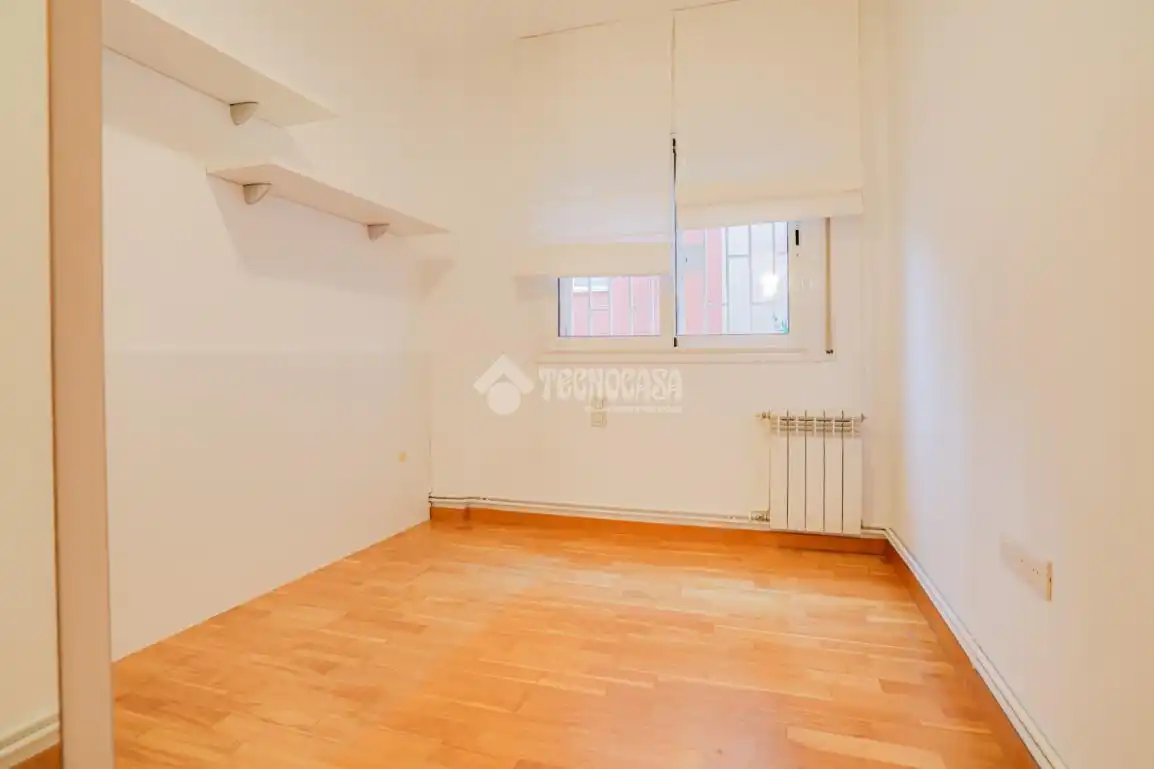 Habitación de Piso en venta en Barcelona con Calefacción y Balcón