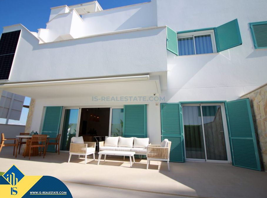 Terrassa de Casa o xalet en venda en Pilar de la Horadada amb Terrassa, Piscina i Piscina comunitària