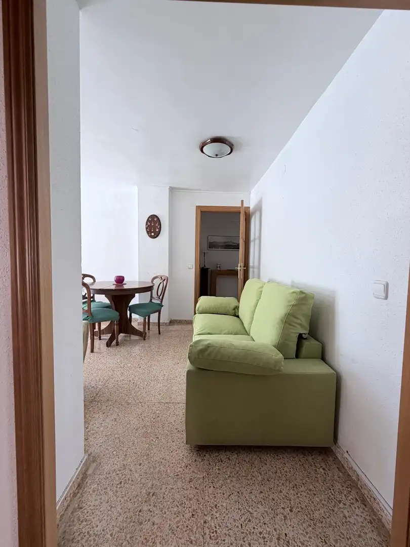 Sala de estar de Piso en venta en L'Hospitalet de Llobregat con Calefacción y Balcón