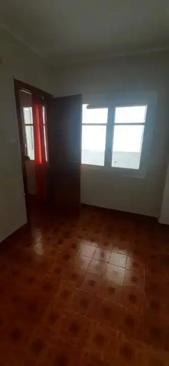 Habitación de Piso de alquiler en Valencia con Horno, Lavadora y Balcón