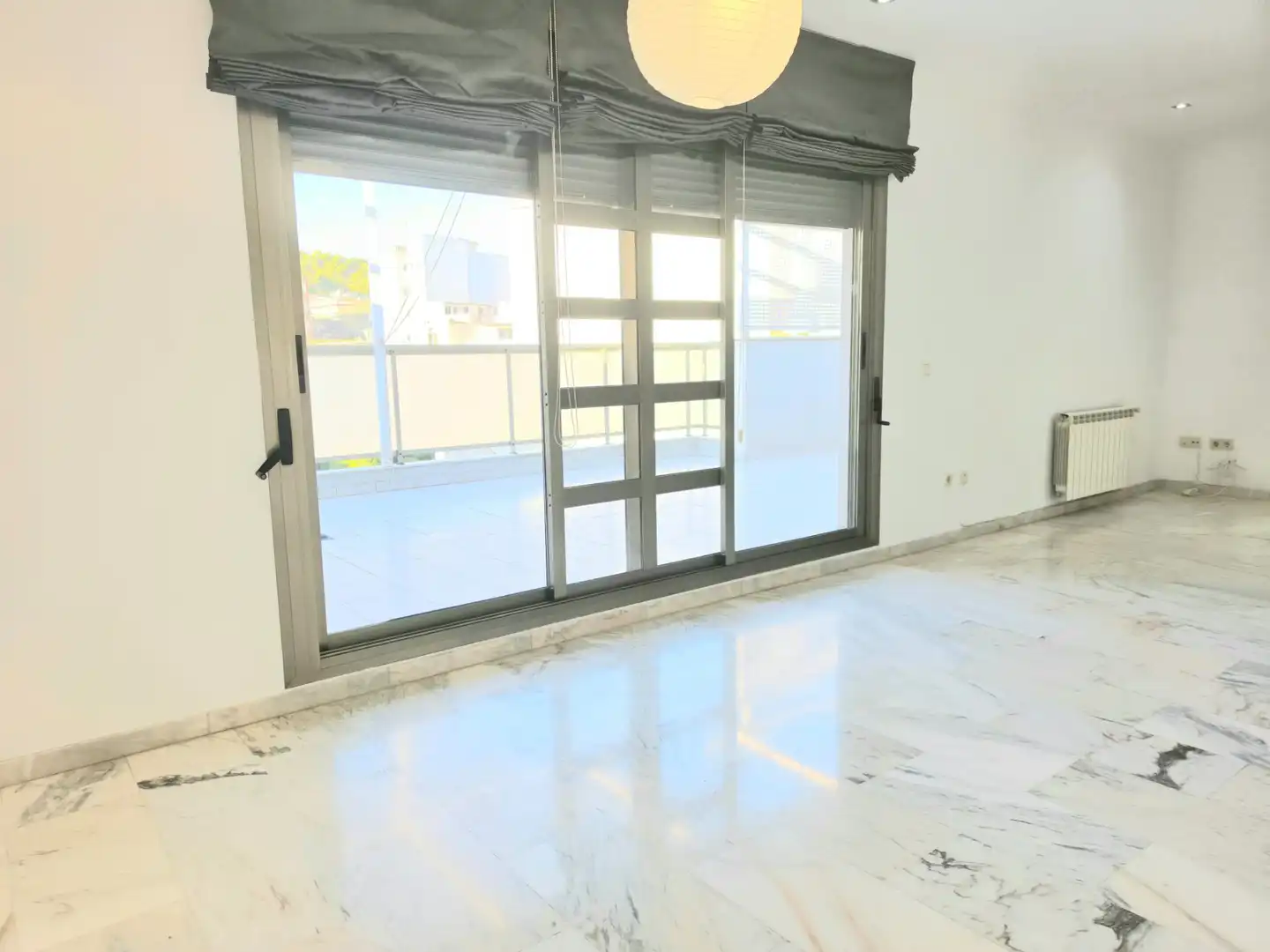Vista exterior de Àtic en venda en Llíria amb Aire condicionat, Calefacció i Terrassa