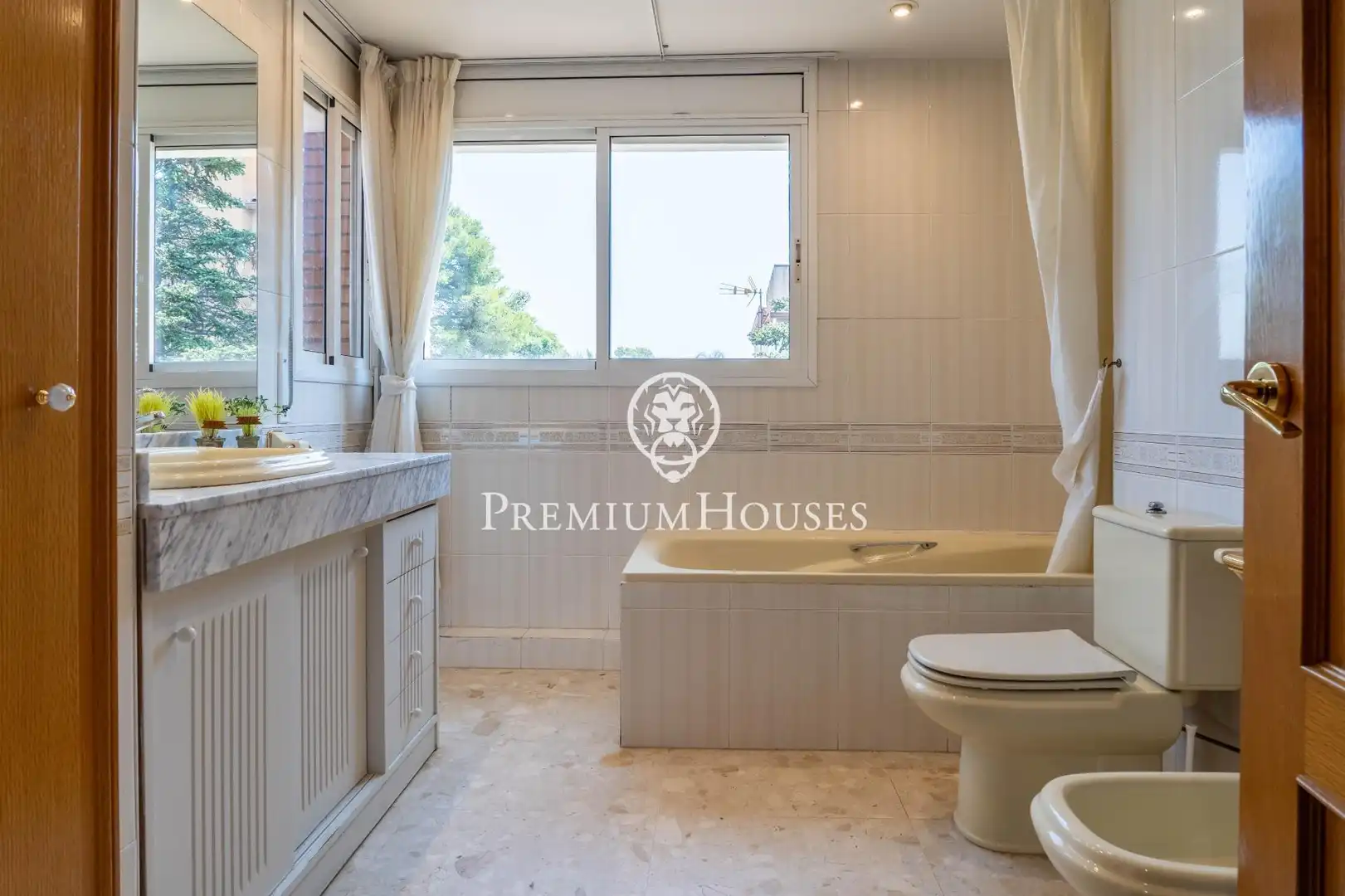 Baño de Casa o chalet en venta en Cambrils con Aire acondicionado, Calefacción y Jardín privado