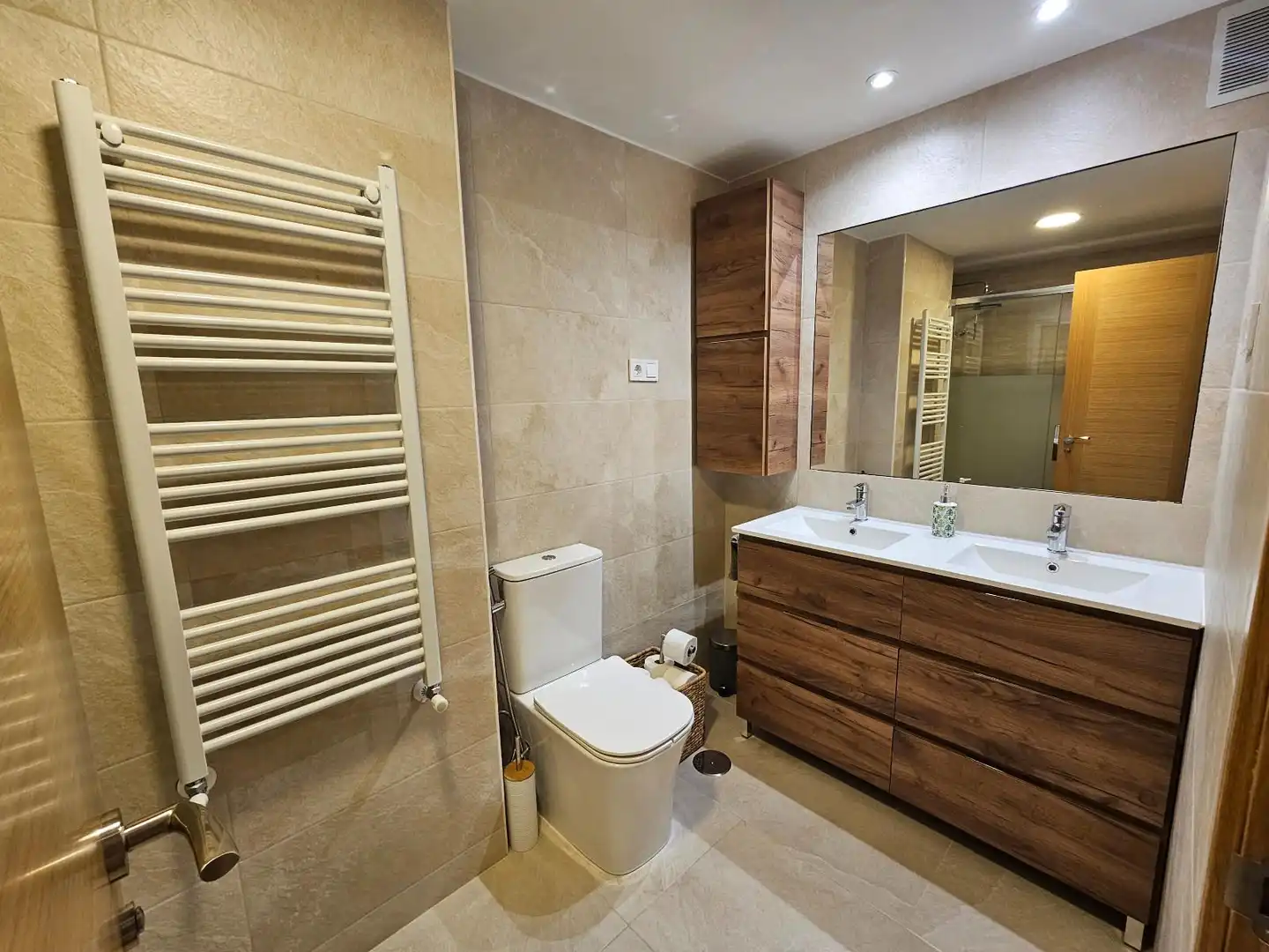 Bathroom of Flat for sale in Villanueva de la Cañada  with Air Conditioner and Heating