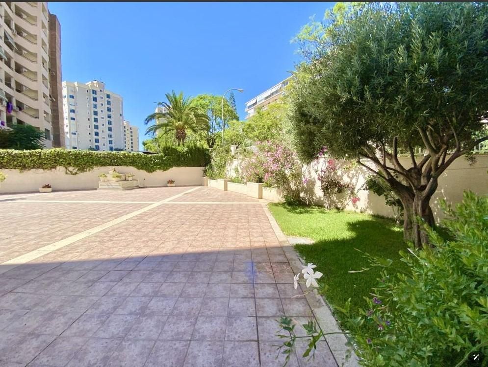 Jardí de Pis en venda en Alicante / Alacant amb Aire condicionat, Calefacció i Jardí privat