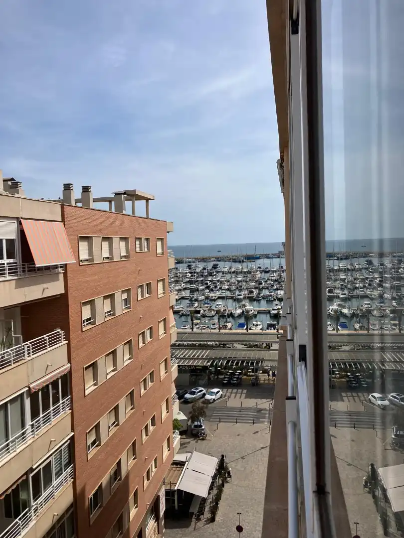 Apartment with lift to rent in Santa Pola ciudad