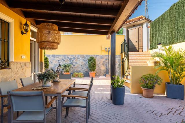 Casa-chalet en Venta en Pedregalejo - Morlaco