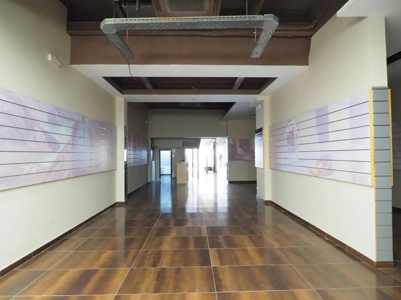 Local comercial de lloguer a Plaza de les Olles 12, imagen 5