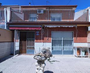 Exterior view of Single-family semi-detached for sale in Alameda de la Sagra  with Air Conditioner and Terrace