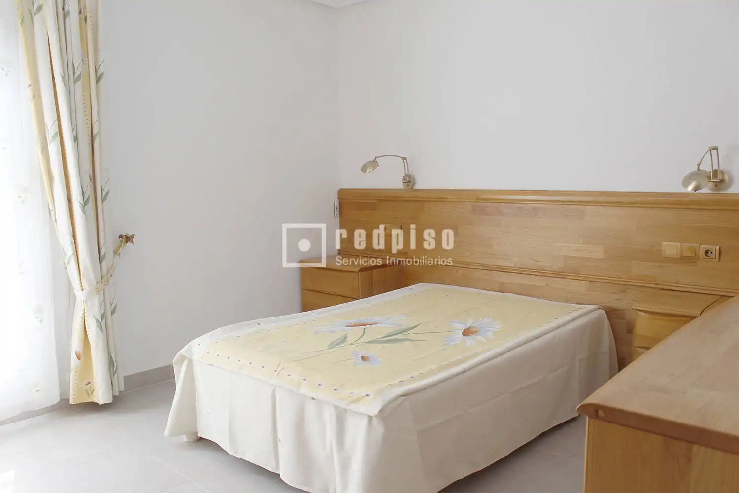 Dormitori de Casa o xalet de lloguer en Madrid amb Aire condicionat, Calefacció i Jardí privat