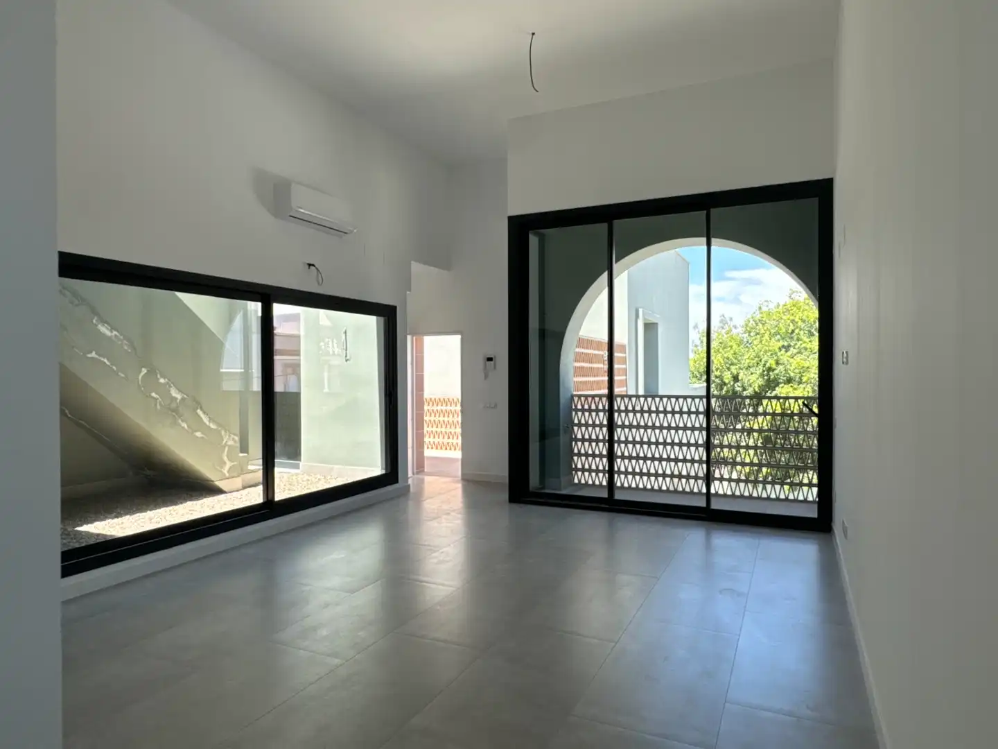 Ground floor for sale in Calle Rodrigo de Triana, 1, Centro - Calzada - Cabo Noval