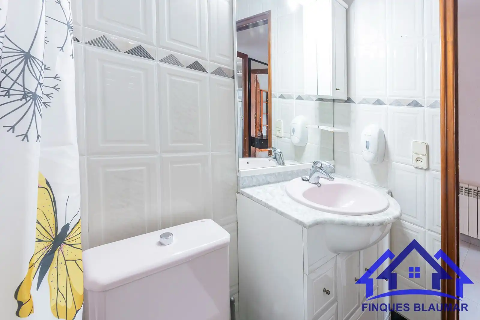 Baño de Piso en venta en Canet de Mar con Calefacción