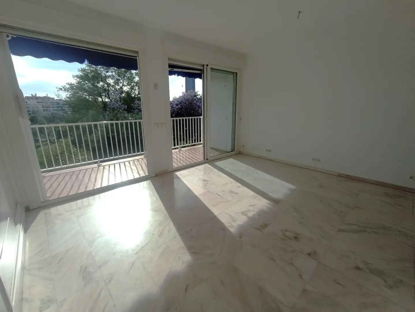 Balcony of Flat for rent in Sevilla  with Air Conditioner, Terrace and Storage room