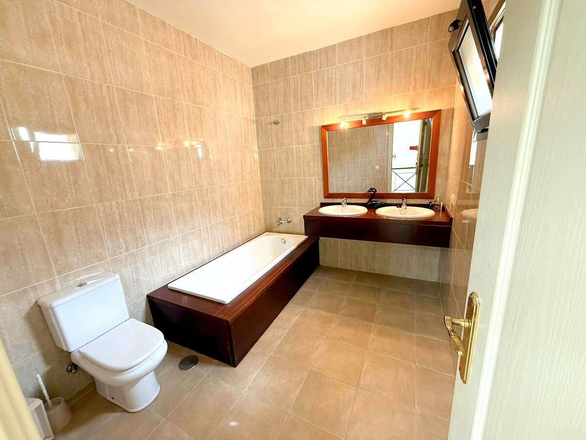 Bathroom of House or chalet for sale in Teguise  with Air Conditioner, Private garden and Terrace