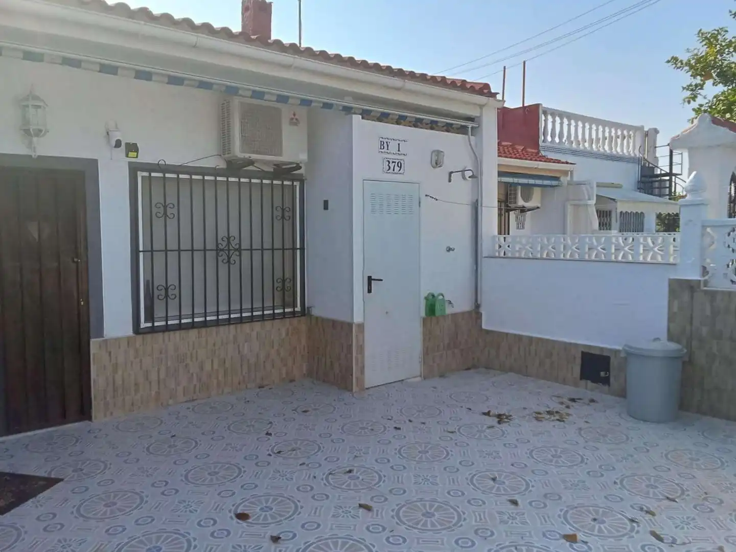 Vista exterior de Casa o xalet en venda en Zona Carrefour - Urbanizaciones