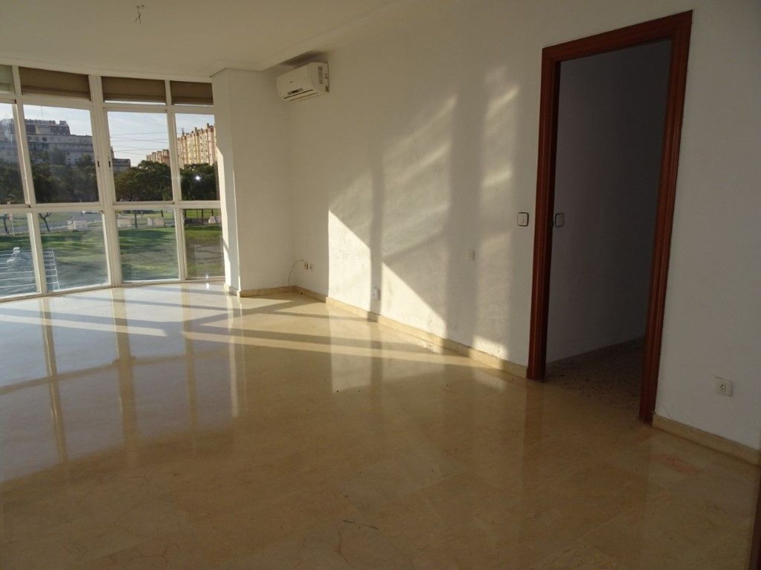 Pis de lloguer en  Sevilla Capital amb Aire condicionat, Traster i Piscina comunitària