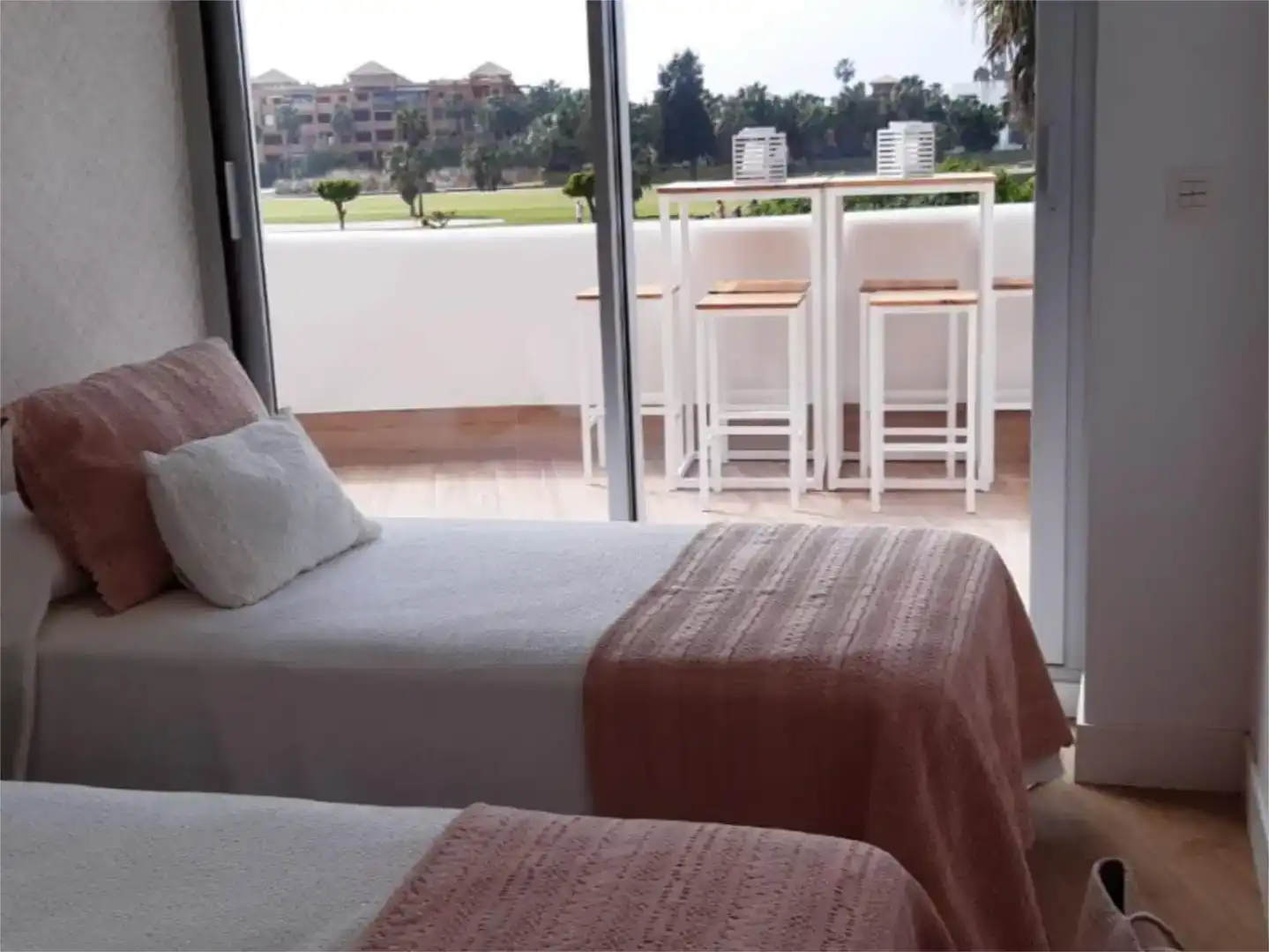 Bedroom of Flat for rent in Playa de Granada