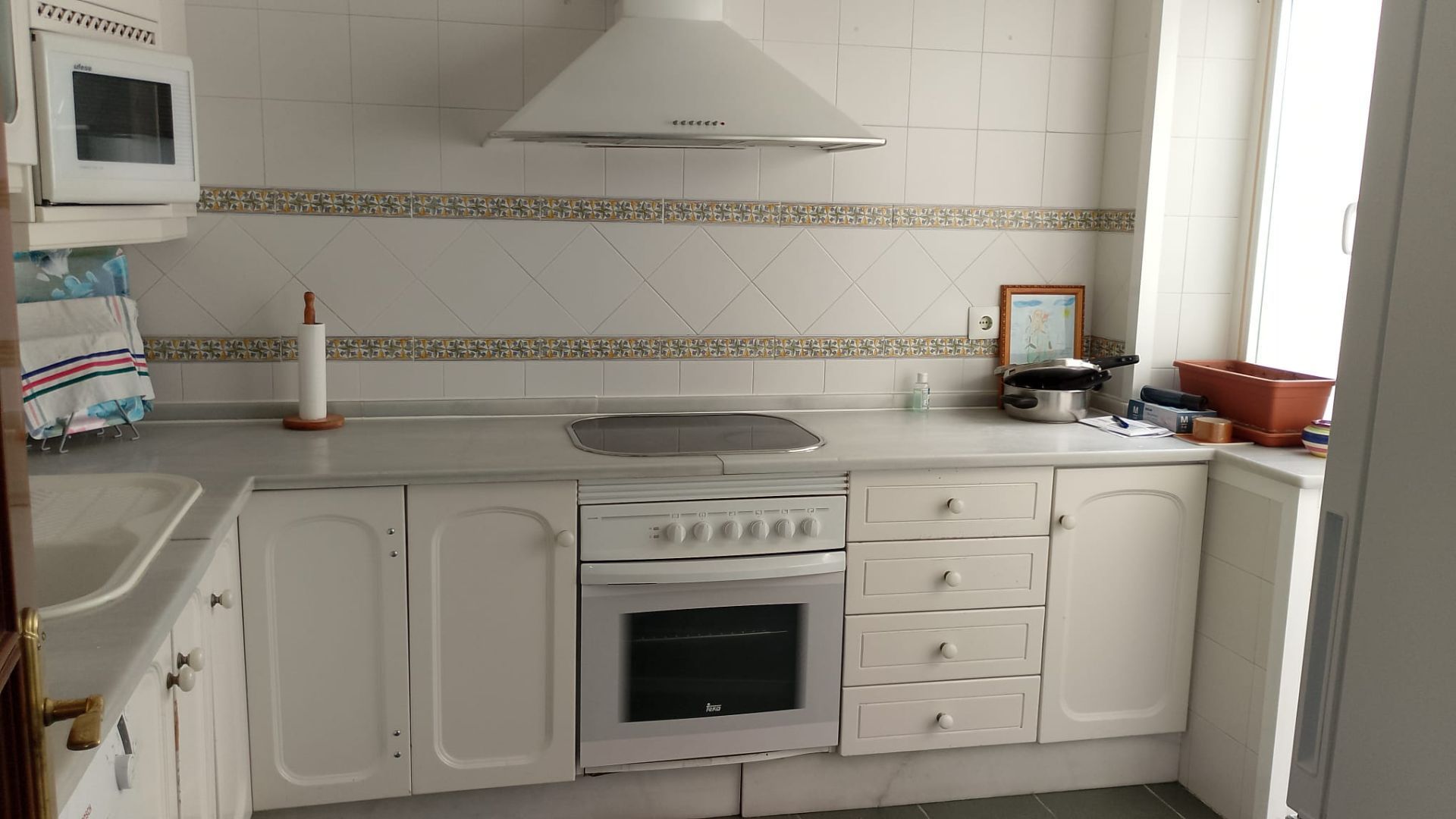 Cuina de Pis de lloguer en Chiclana de la Frontera amb Aire condicionat i Moblat