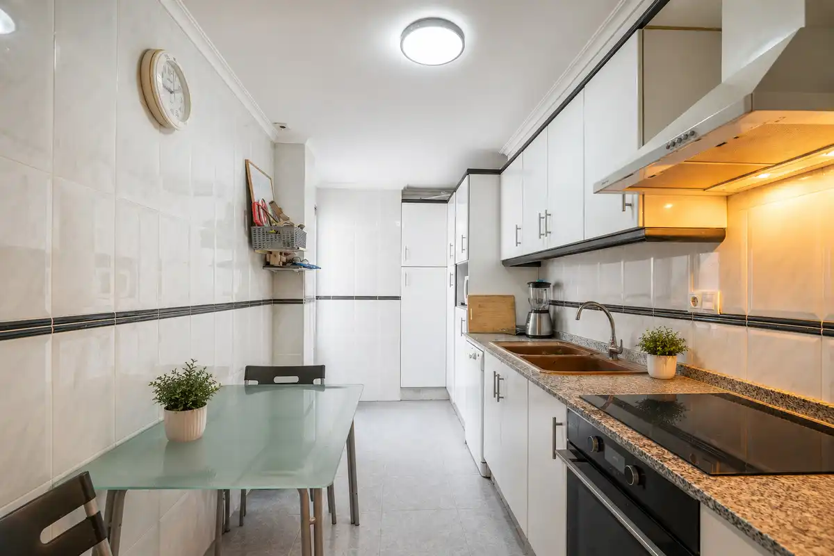 Flat with lift for sale in Avinguda de València, imagen 5