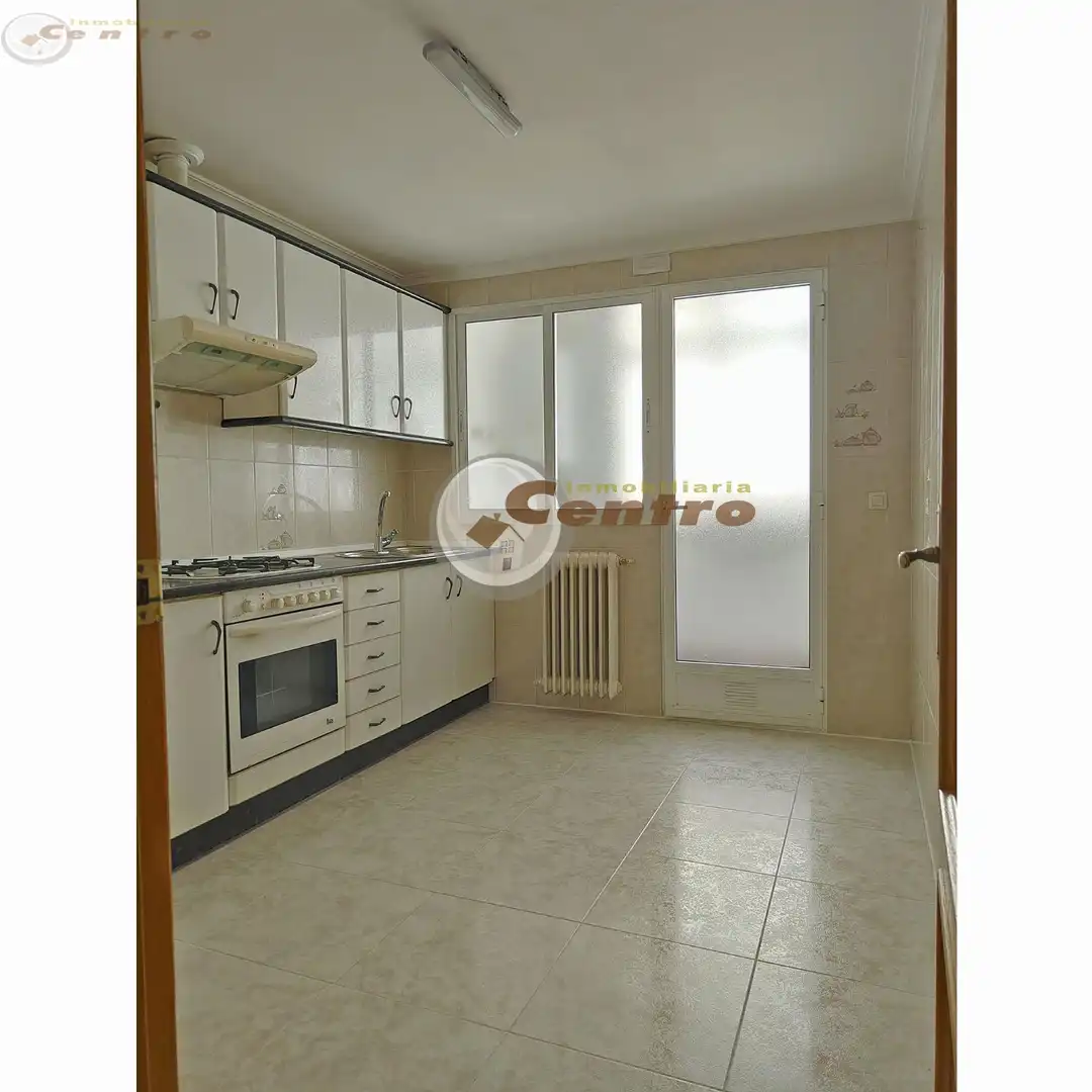Cocina de Piso en venta en Albacete con Calefacción, Terraza y Trastero