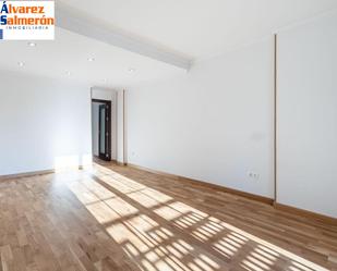 Bedroom of Flat for sale in  Granada Capital  with Air Conditioner, Heating and Private garden