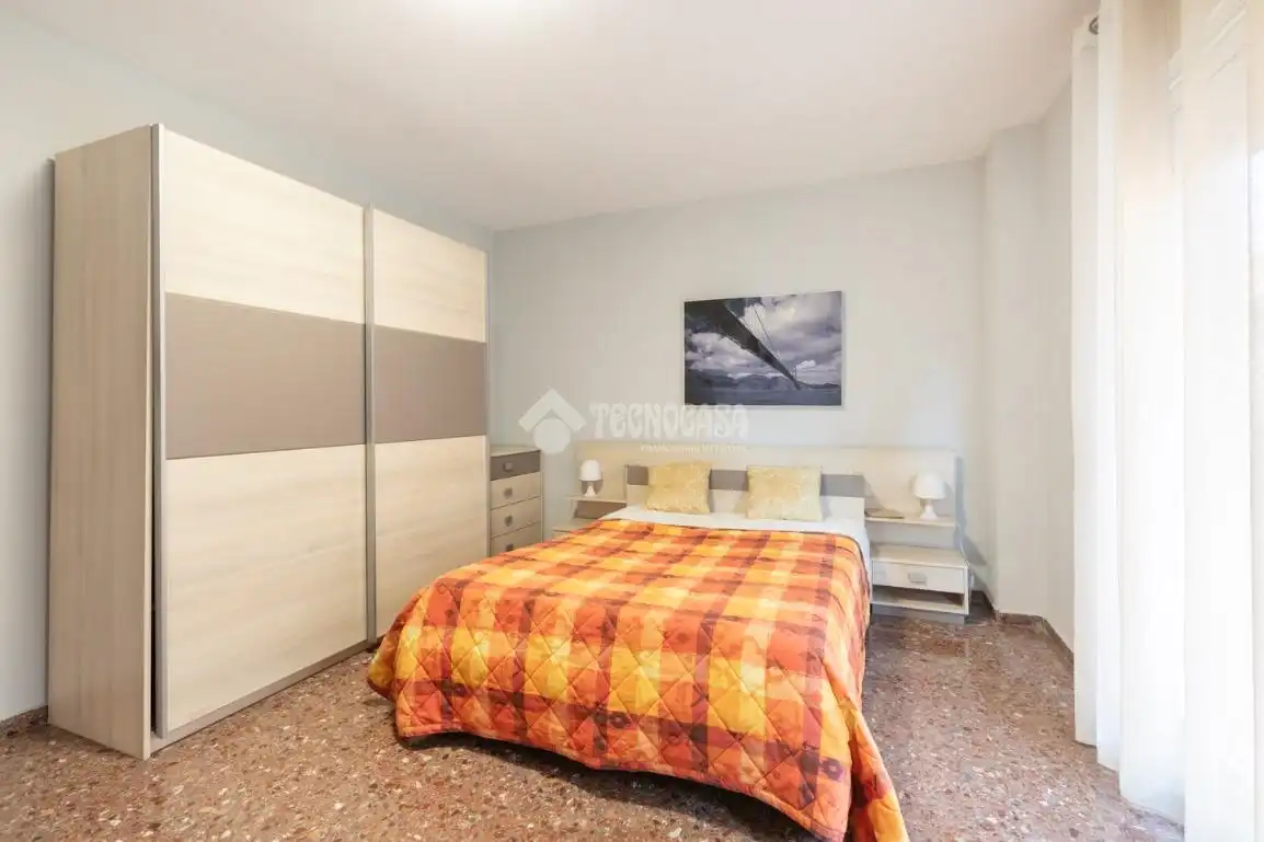 Bedroom of Houses for sale in Valencia  with Air Conditioner, Terrace and Balcony