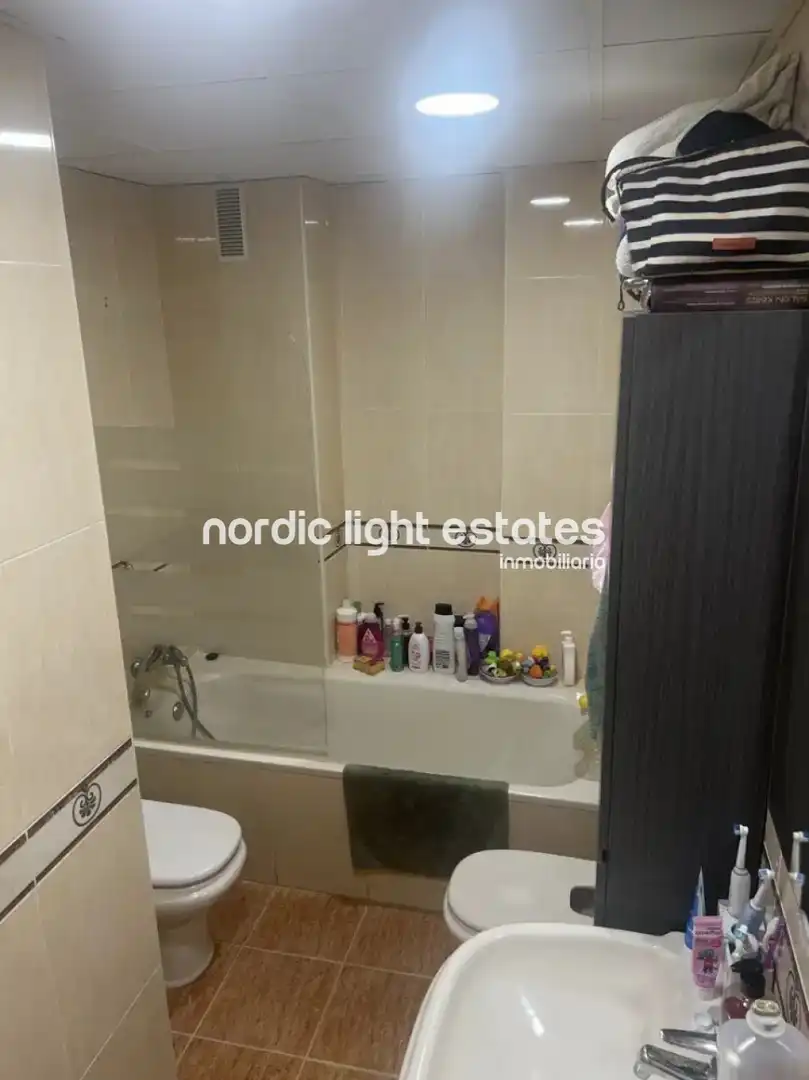 Bathroom of Flat for sale in Torremolinos  with Air Conditioner, Terrace and Furnished