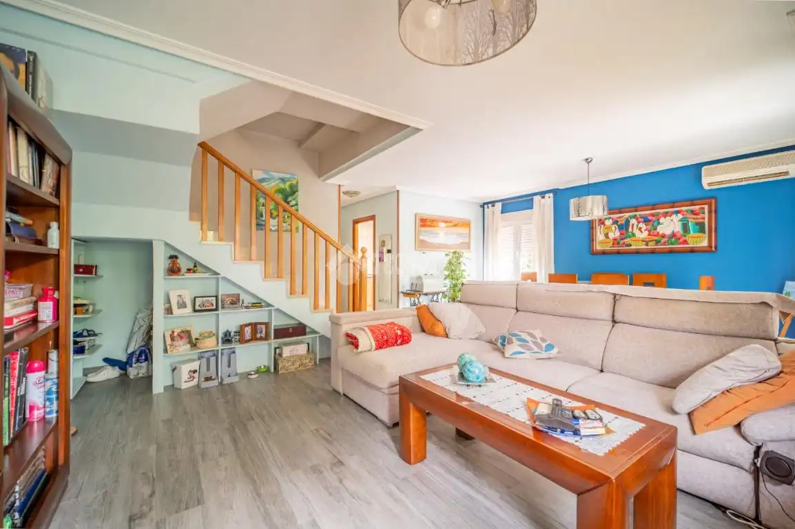 Sala de estar de Casa adosada en venta en Rivas-Vaciamadrid con Aire acondicionado, Calefacción y Jardín privado