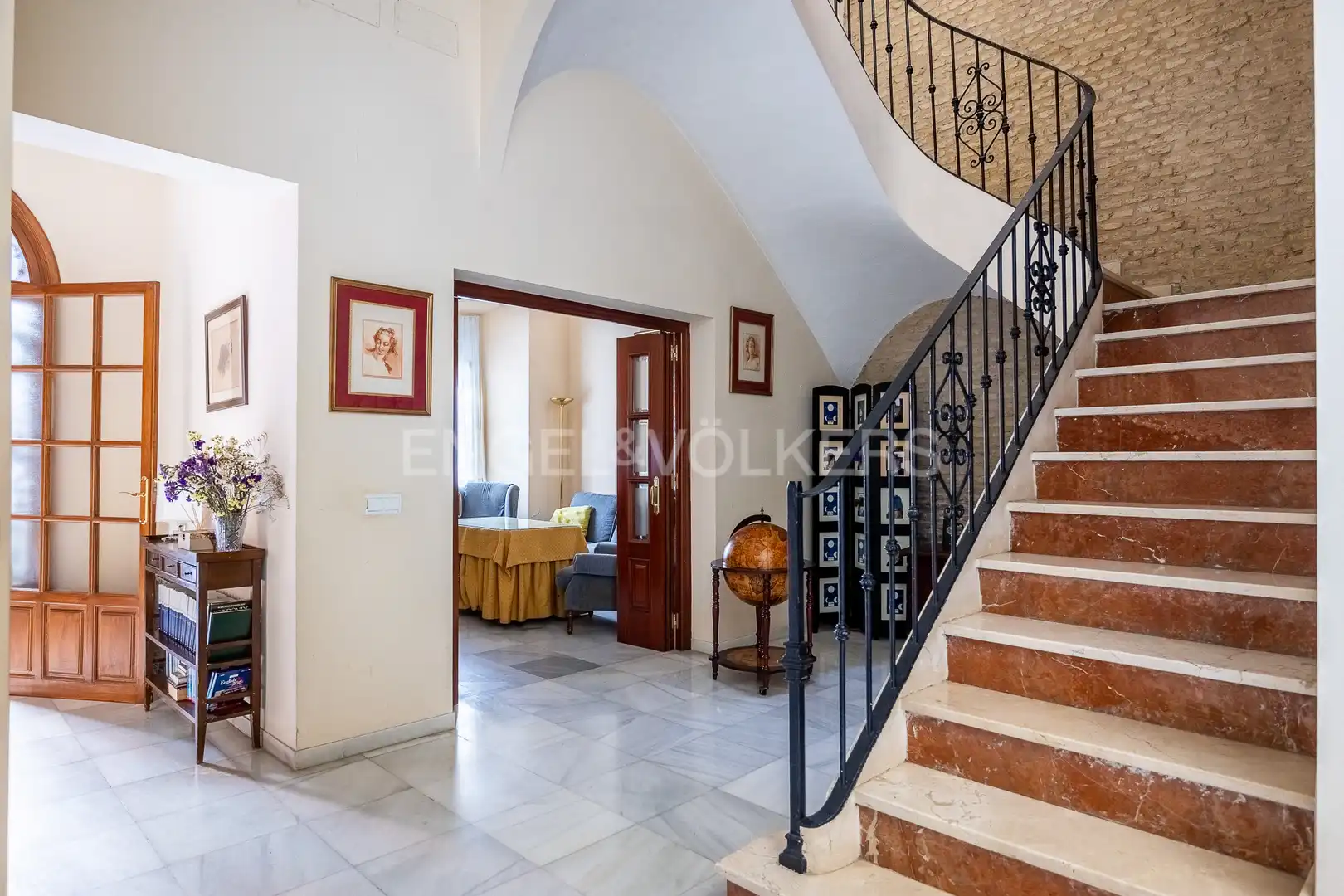 Houses for sale in Sevilla  with Air Conditioner, Heating and Storage room