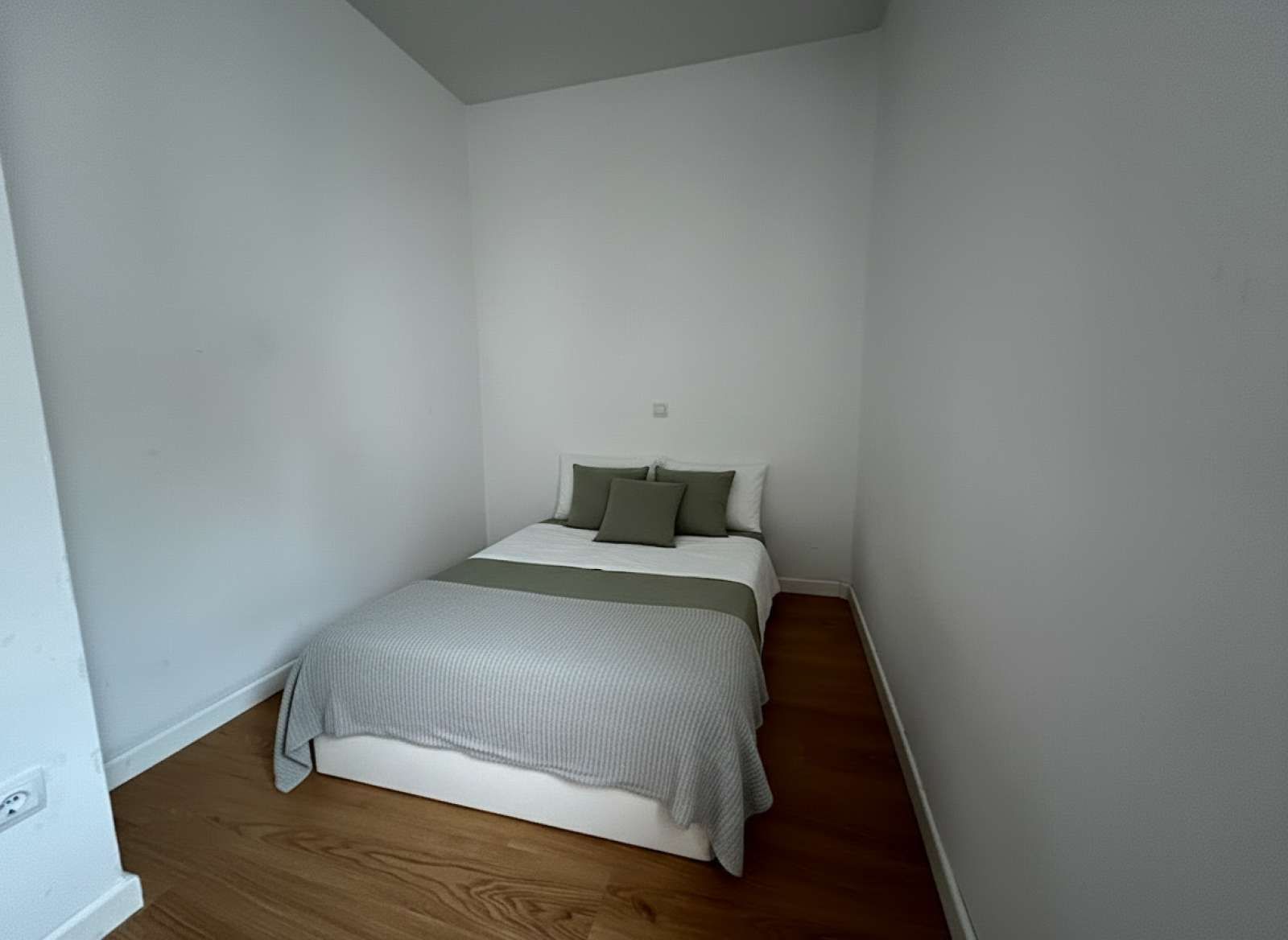Bedroom of Flat to share in  Madrid Capital  with Air Conditioner, Heating and Terrace