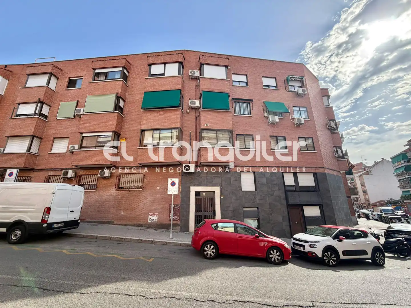 Vista exterior de Piso de alquiler en Madrid con Aire acondicionado, Parquet y Lavadora