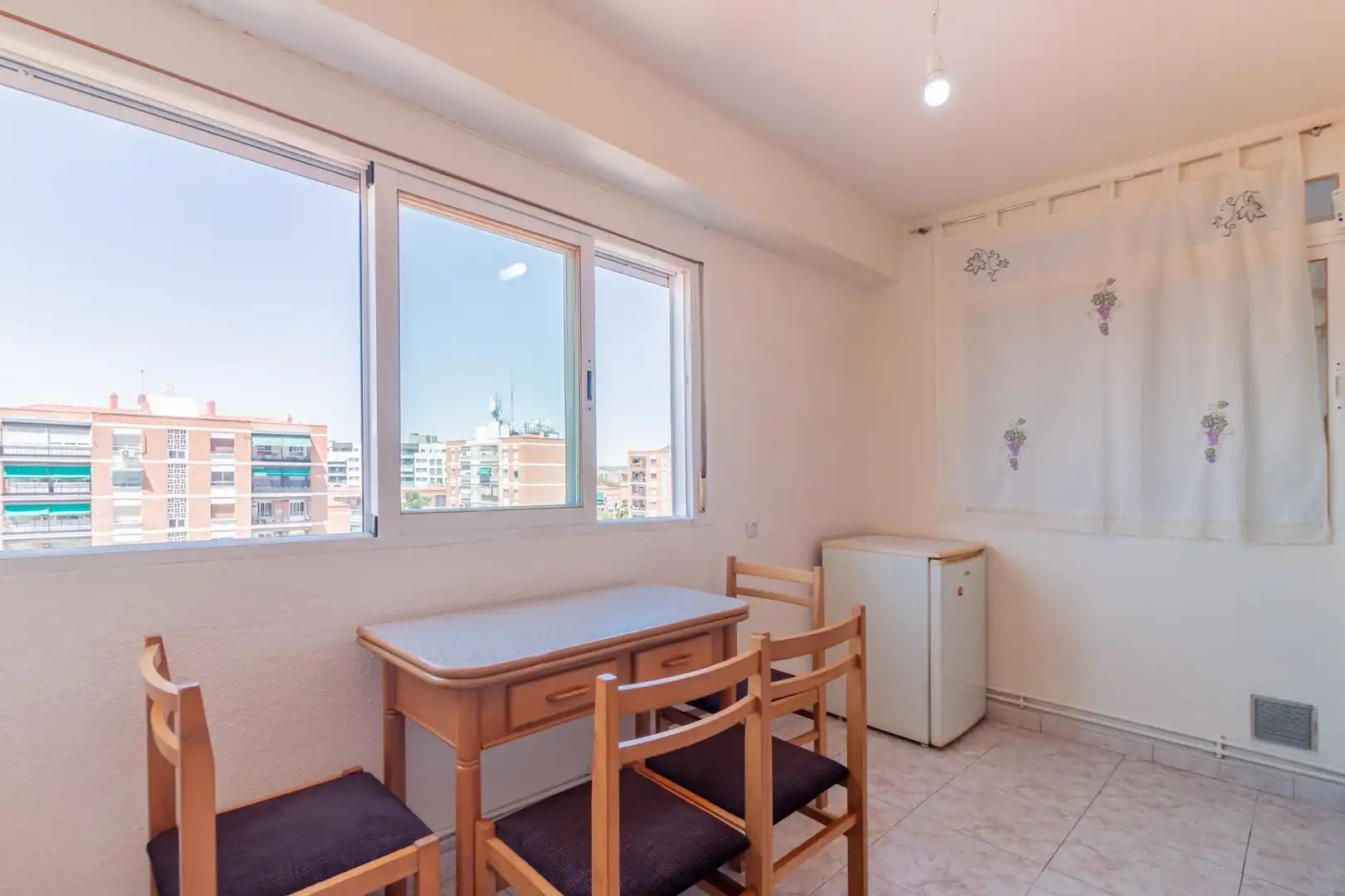 Bedroom of Flat for sale in Madrid  with Air Conditioner, Heating and Storage room