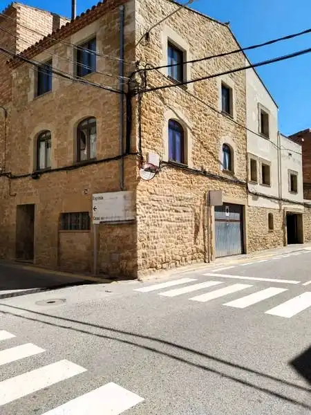Vista exterior de Casa adosada en venda en Cervià de Les Garrigues amb Alarma