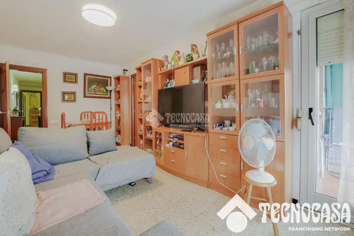 Sala d'estar de Pis en venda en Santa Coloma de Gramenet amb Aire condicionat, Calefacció i Balcó