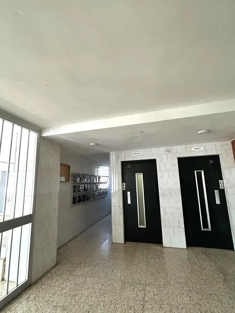 Flat for sale in Sevilla  with Air Conditioner