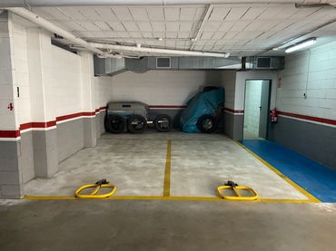 Einzelparkplatz mit Aufzug zur Miete in Carrer de Brussel·les 51