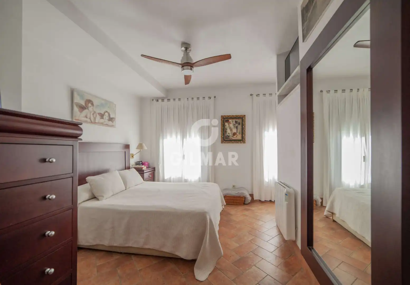 Habitación de Casa adosada en venta en Sevilla con Calefacción