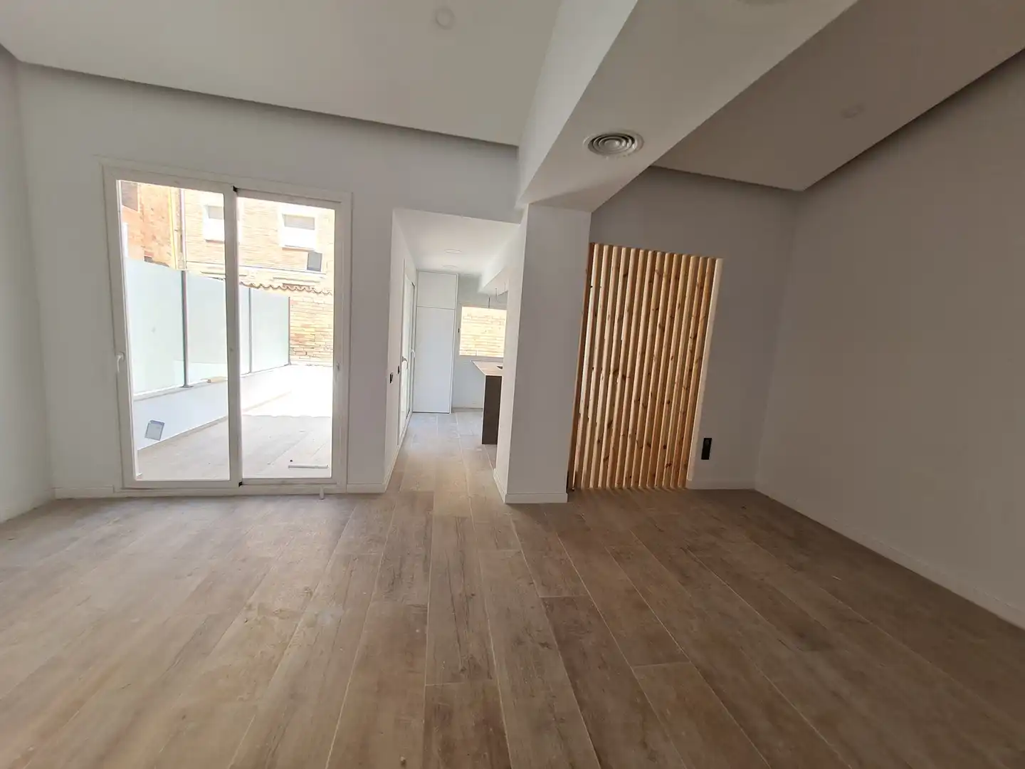 Duplex with terrace to rent in Carrer de les Abelles 74