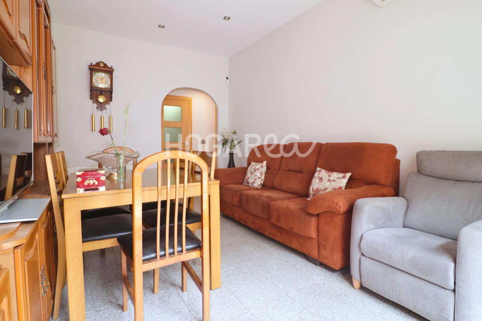 Living room of Flat for sale in Sant Boi de Llobregat  with Air Conditioner, Heating and Parquet flooring