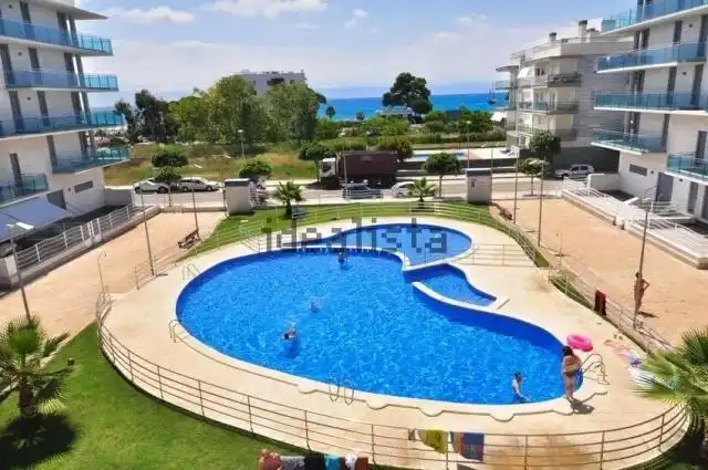 Schwimmbecken von Wohnung zur Miete in Prades mit Privatgarten, Terrasse und Möbliert