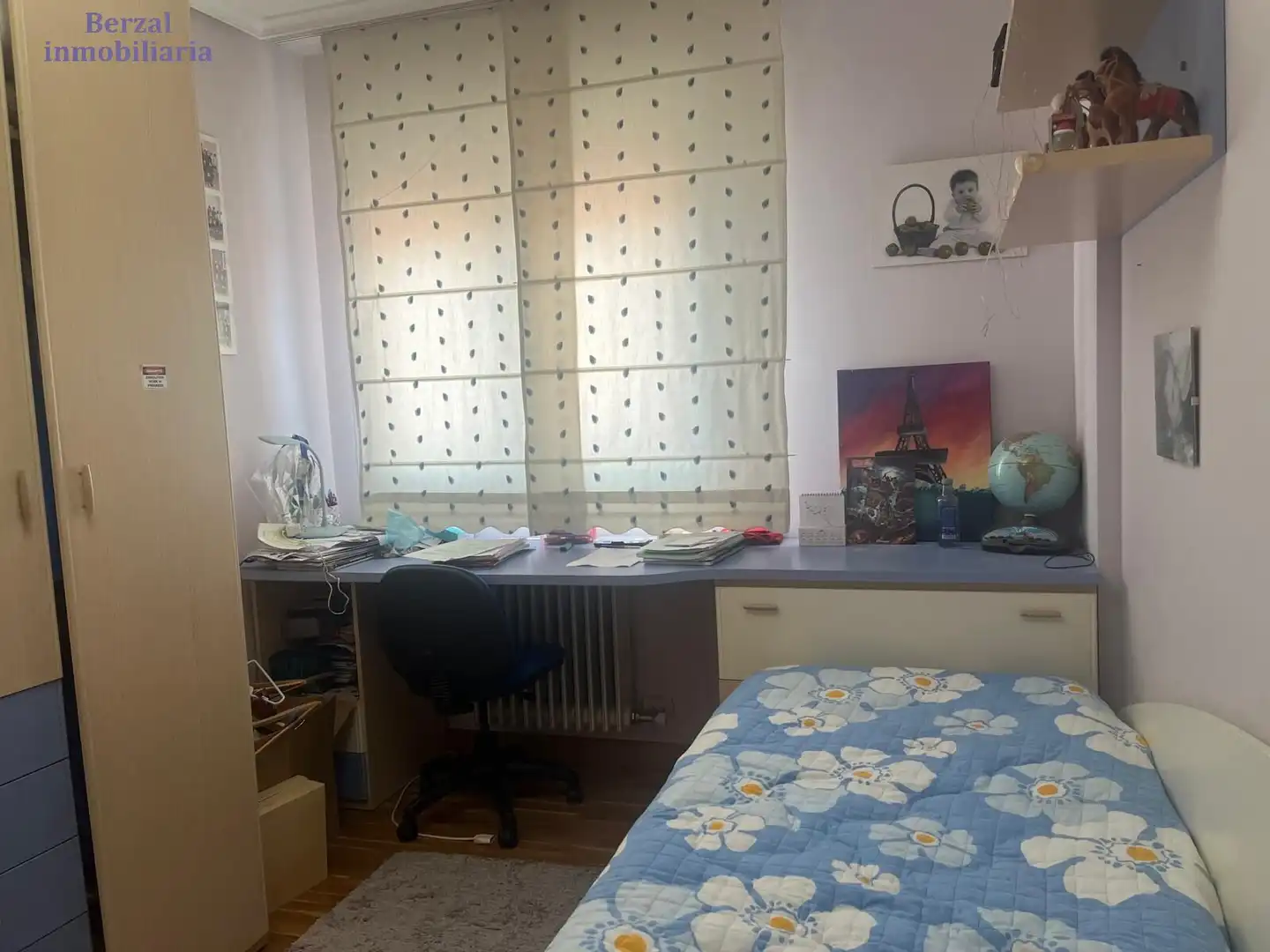 Dormitori de Casa adosada en venda en  Logroño amb Aire condicionat, Calefacció i Jardí privat