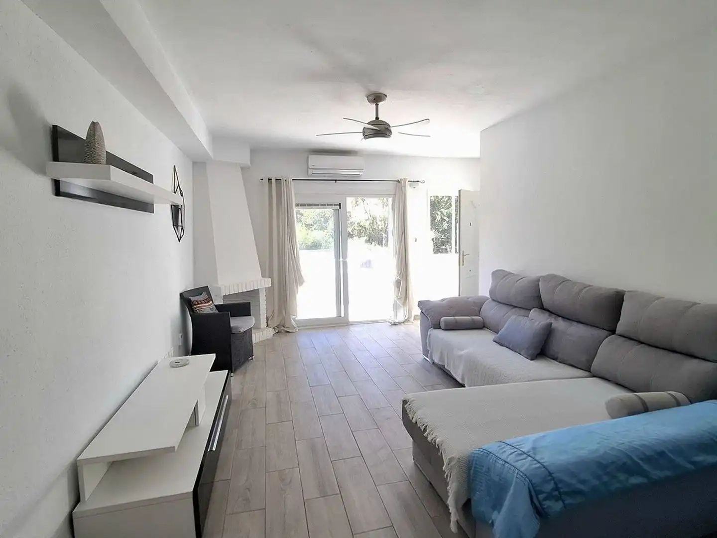 Living room of Flat for sale in Mojácar  with Air Conditioner, Terrace and Furnished