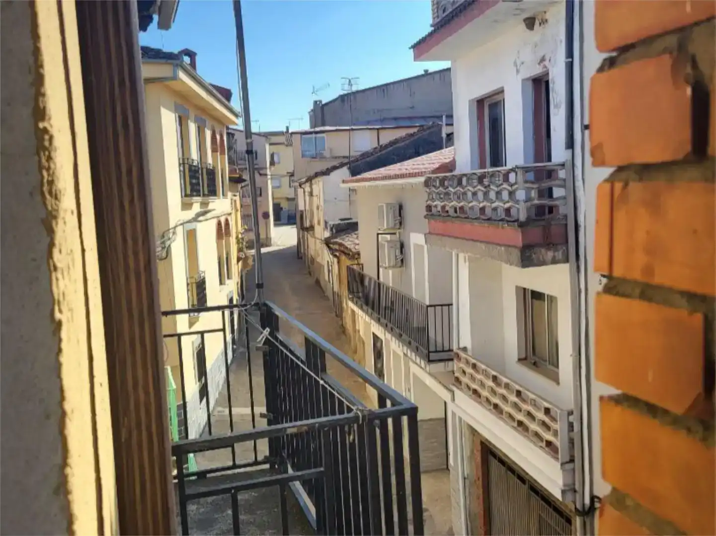 Vista exterior de Piso en venta en Ahigal con Trastero