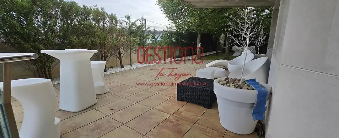 Terrace of Houses for sale in Santa Cruz de Bezana  with Private garden, Terrace and Furnished