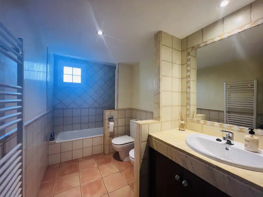 Bany de Apartament de lloguer en Calvià amb Aire condicionat i Moblat