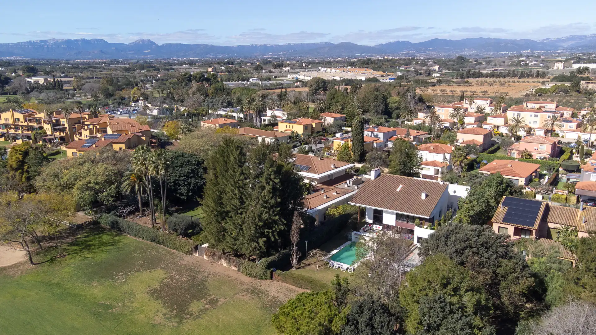 Vista exterior de Casa o xalet en venda en Reus amb Aire condicionat, Calefacció i Jardí privat