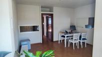 Sala d'estar de Apartament en venda en La Moraleja amb Calefacció, Jardí privat i Piscina comunitària
