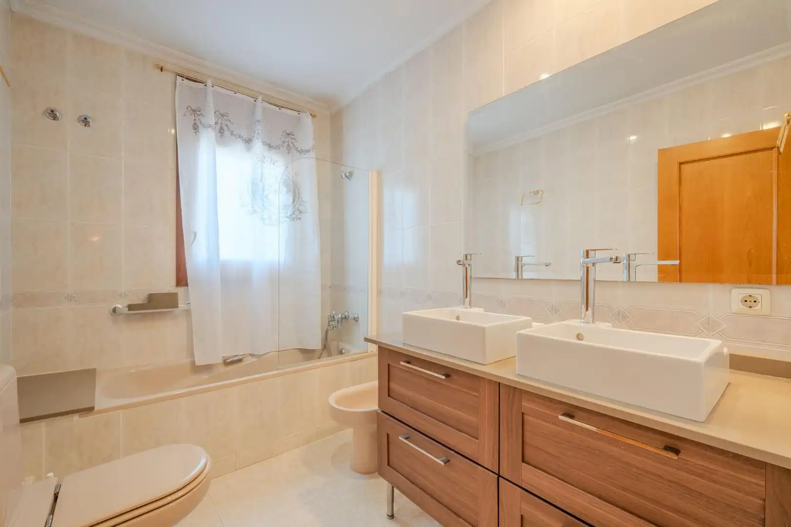 Houses for rent in ABAT ESCARRE, Montjuïc