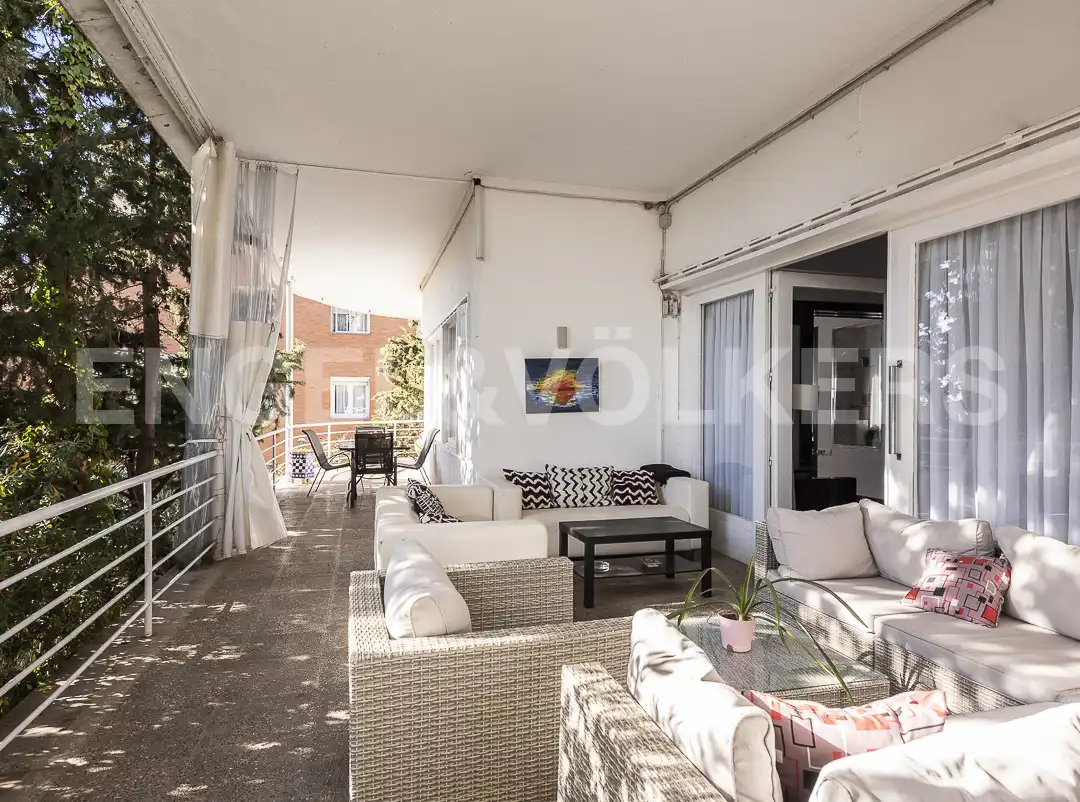 Terrassa de Casa o xalet en venda en Barcelona amb Calefacció, Jardí privat i Terrassa