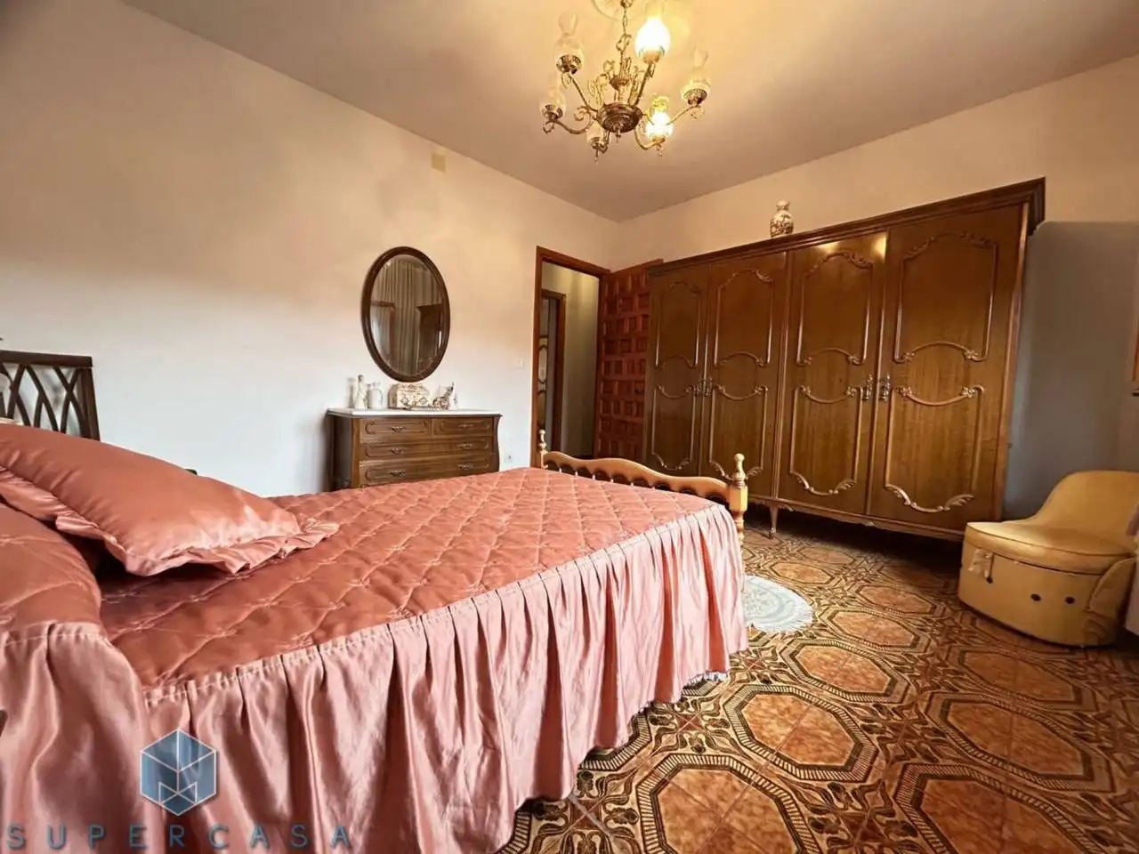 Dormitori de Casa o xalet en venda en Bargas amb Calefacció, Jardí privat i Terrassa
