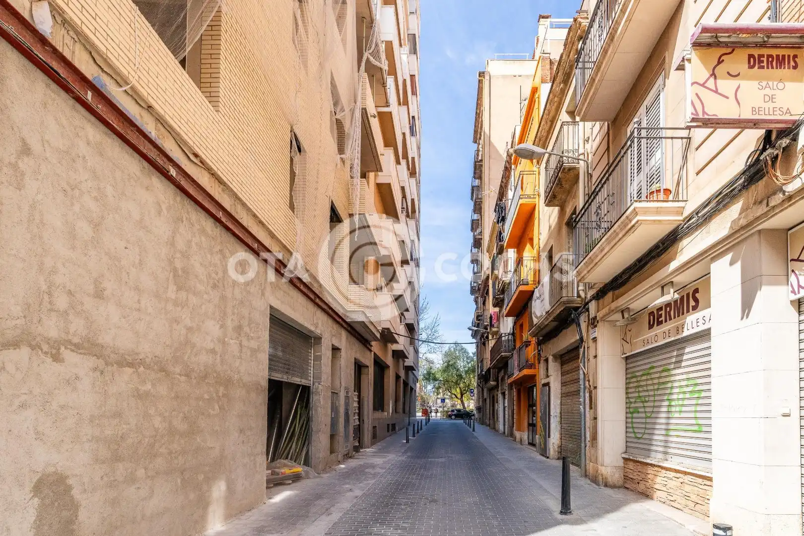 Vista exterior de Planta baixa en venda en Reus amb Aire condicionat